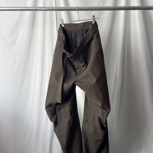 The Viridi Anne 24AW 샤크스킨 팬츠