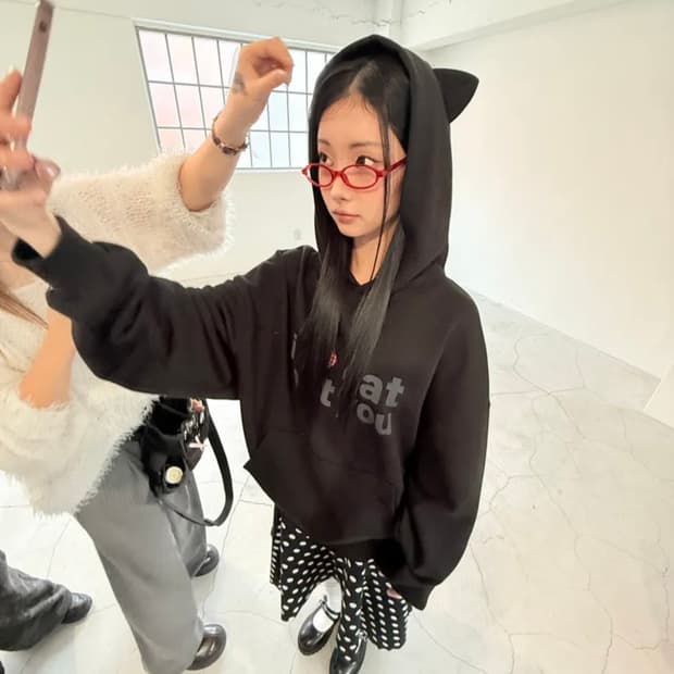 잇자바이브 캣 후드티