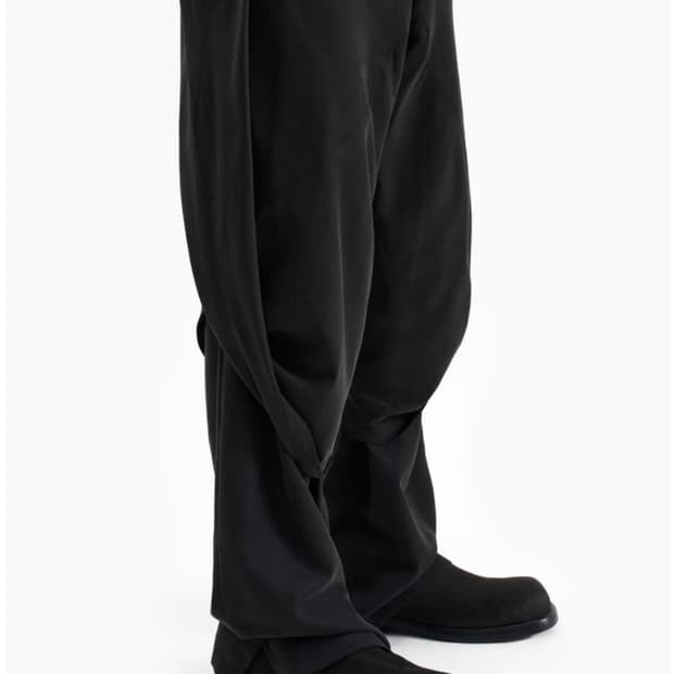 지용킴 24AW 드레이핑 팬츠