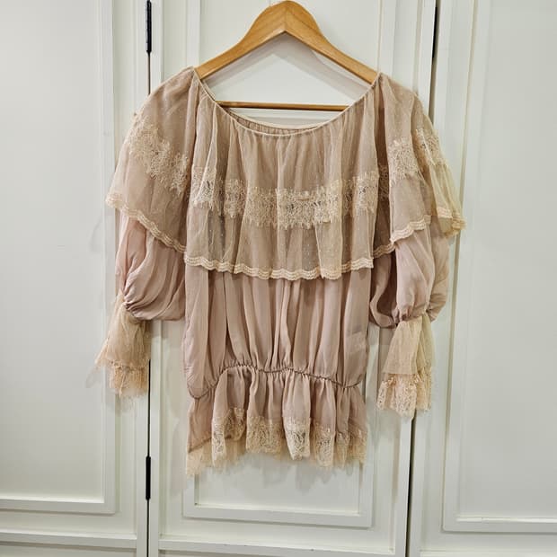 레이스 케이프 블라우스