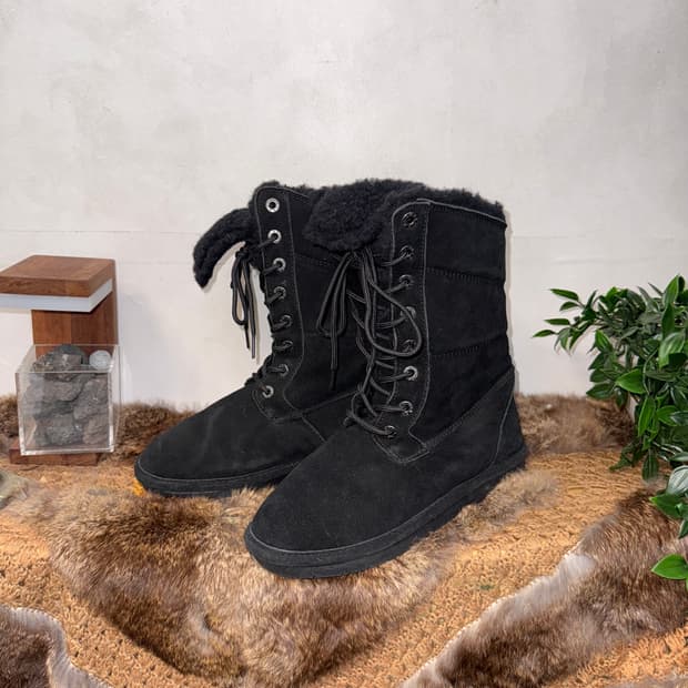 Bearpaw black karen laceup boots