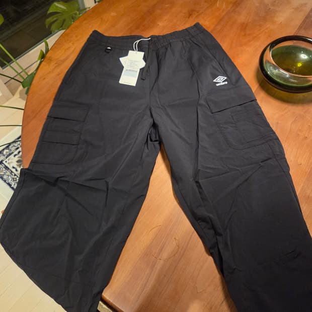 엄브로 카고 츄리닝