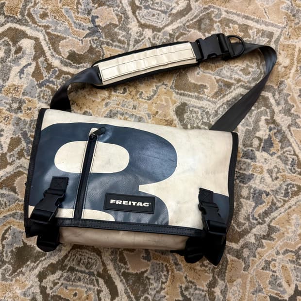 [FREITAG] 프라이탁 F17 JOE 화이트/네이비 (희귀 단종 모델