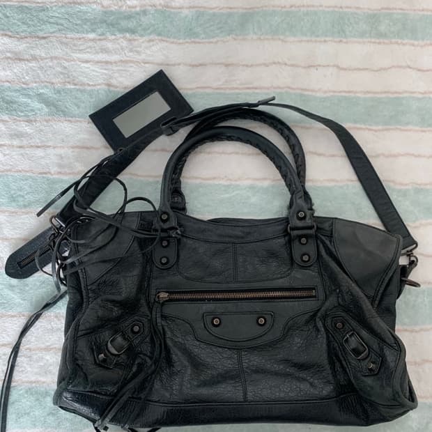 발렌시아가 르시티 블랙 라지