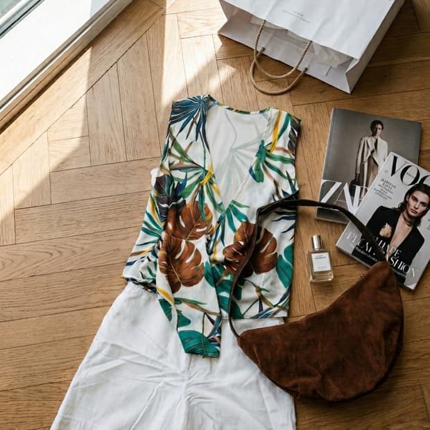 자라(ZARA) 트로피컬 나뭇잎 패턴 랩 블라우스 (XS)