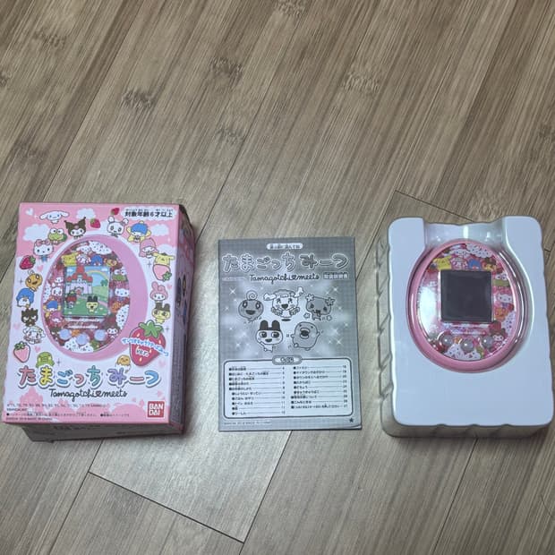 다마고치 산리오 미츠 풀박스 + 케이스 + 통신폰