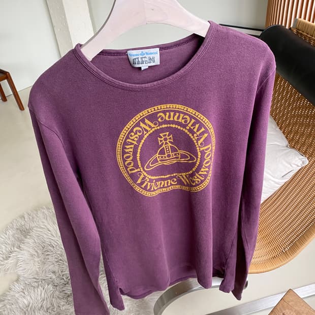 비비안웨스트우드 orb 스탬프 롱슬리브