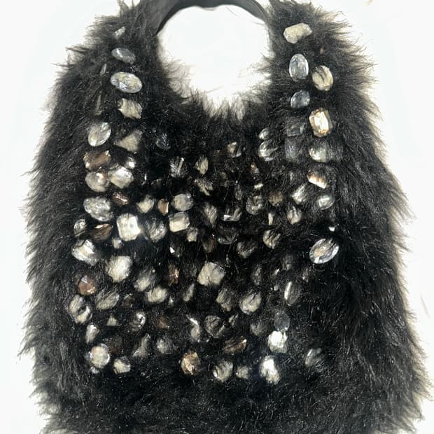 오네갸루 퍼 보석 숄더백