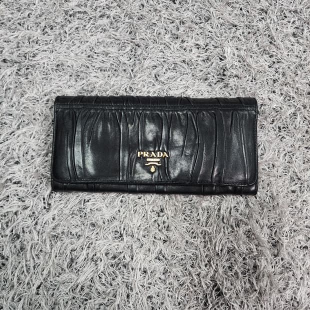 프라다 레더 장지갑