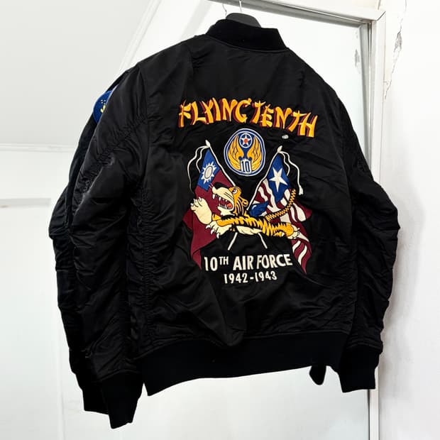 쇼트 엠브로이더리 플라이트 자켓