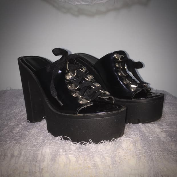 bubbles punk ribbon chunky high heels