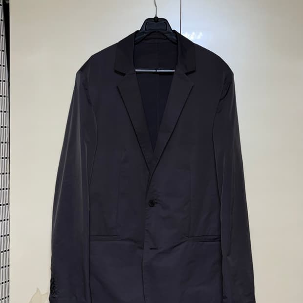 COS 나일론 자켓 (46 사이즈)