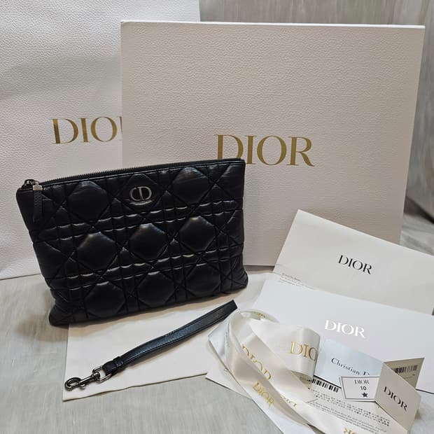 [정품] 디올 카로 라지 데일리 파우치 