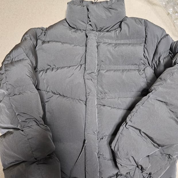 언어펙티드 레이어드 패딩 챠콜 m(105사이즈)