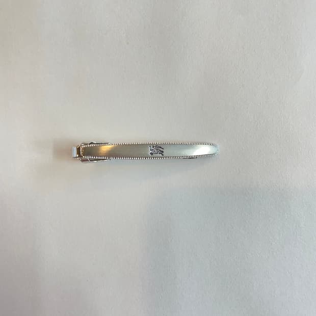 버버리 실버 넥타이핀