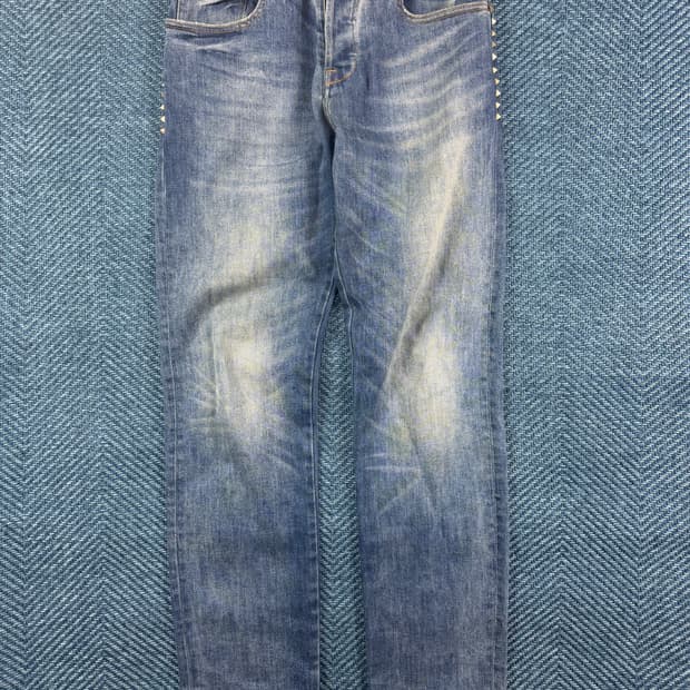 VALENTINO 락스터드 워싱 데님 팬츠 (Size 32)