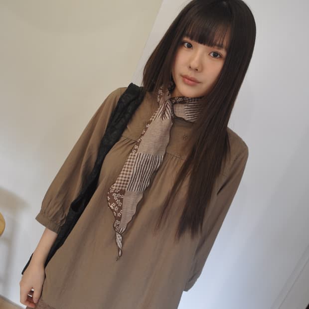 빈티지 카키 블라우스