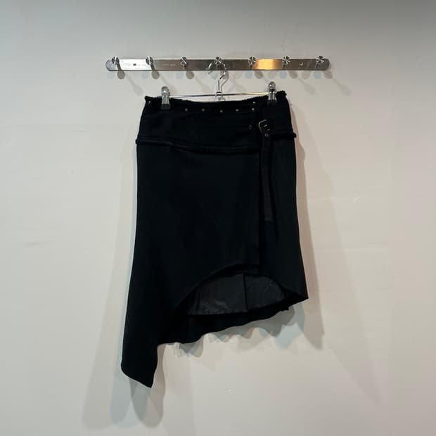 블랙 언발 랩 스커트