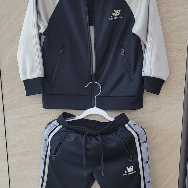 👶유아110사이즈👶 뉴발란스 트레이닝 셋업