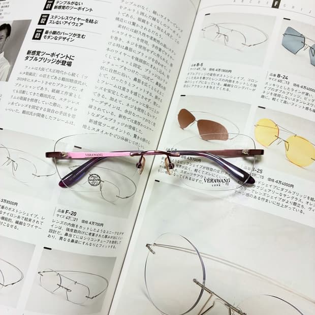 VERA WANG 베라왕 스와로브스키 로즈 티타늄 무테 안경