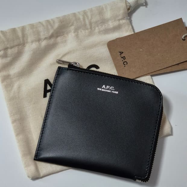 아페쎄 A.P.C Aiko 반지갑 새상품