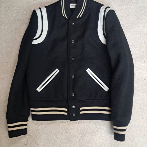 울바시티 생로랑스타일