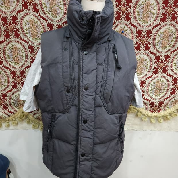 cp 컴퍼니 오리털 패딩조끼
​
