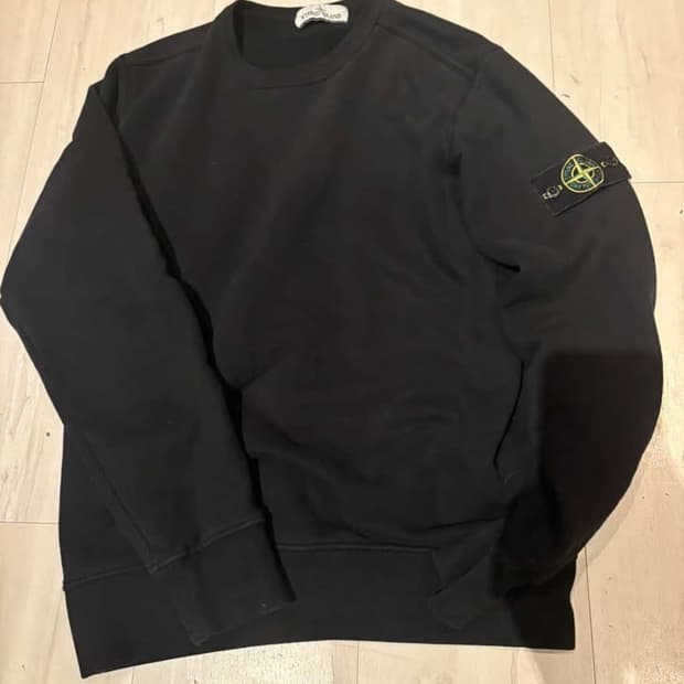 스톤 아일랜드 맨투맨 