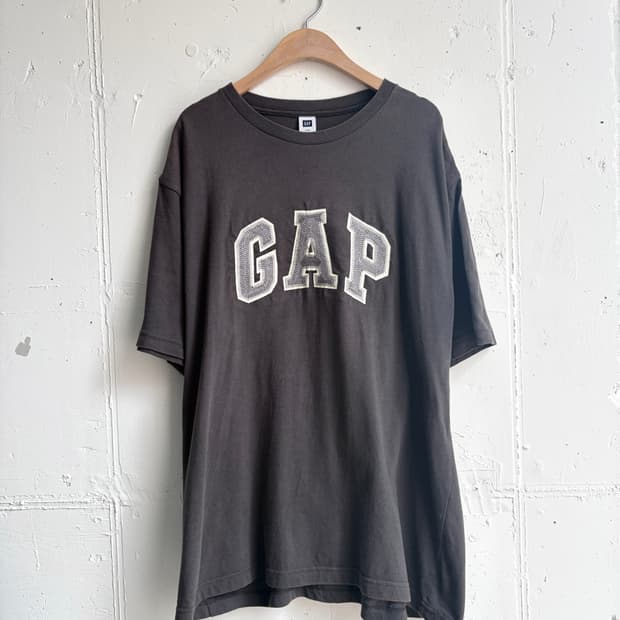GAP t-shirt