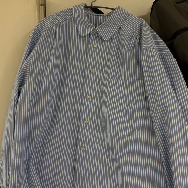 도큐먼트 블루 스트라이프 셔츠