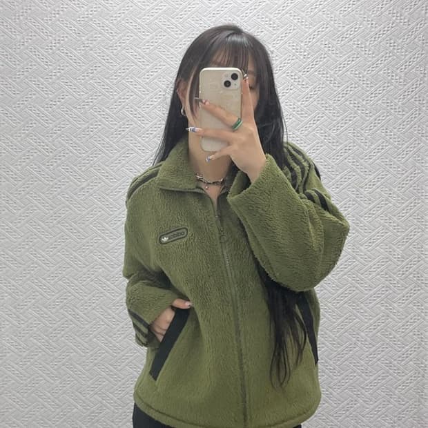 아디다스 올드스쿨 쉐르파 올리브 카키 후리스 S C07890