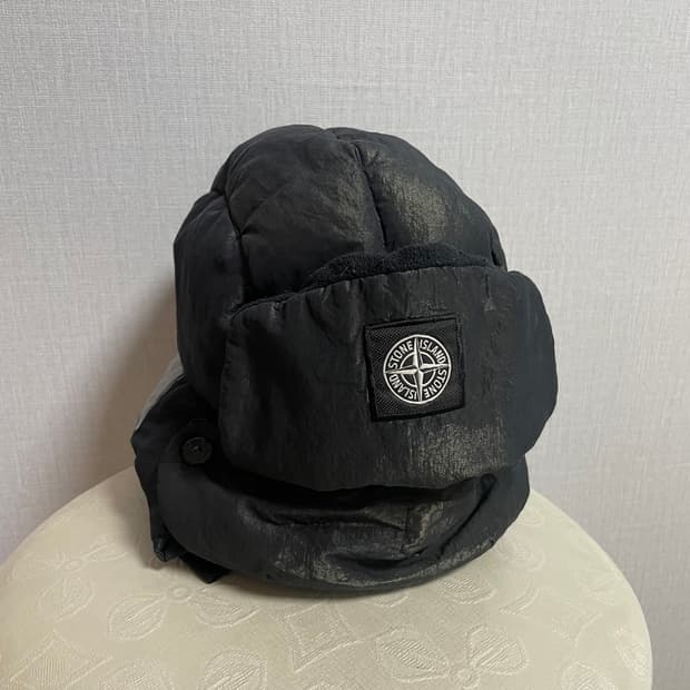 [L]스톤아일랜드 블랙 패딩 트루퍼햇