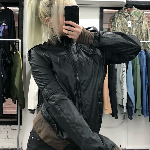 지스타 글로시 블랙 자켓