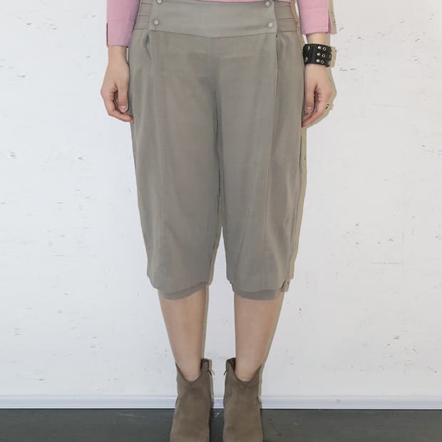 브루노 피터스 웨이스트 버튼 디테일 쇼츠