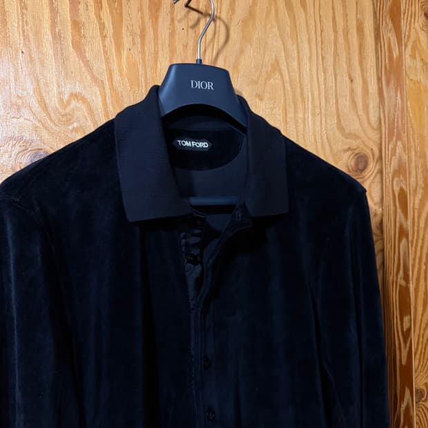 톰포드 24 S/S 벨루어 카라 헨리넥 셔츠 