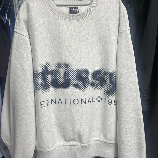 스투시 스웨트셔츠