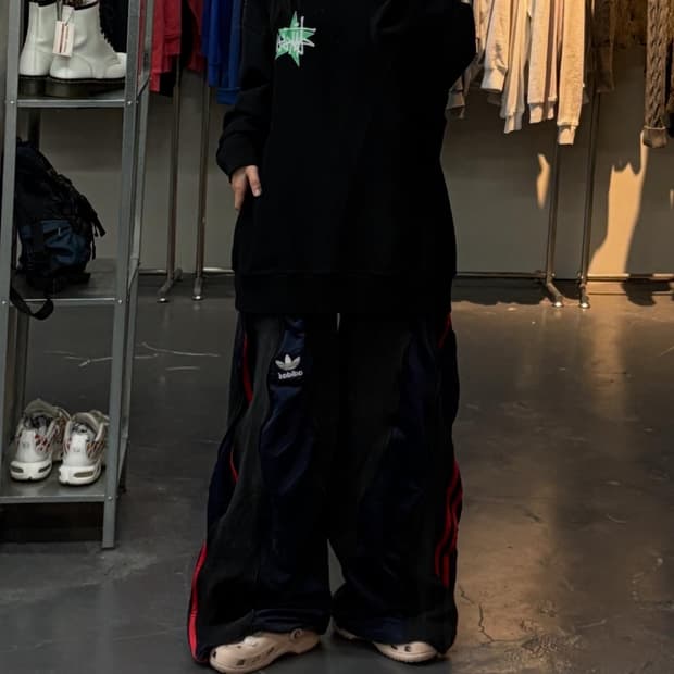 스투시 스타 크루 피그먼트 다이드 블랙 맨투맨 A2813