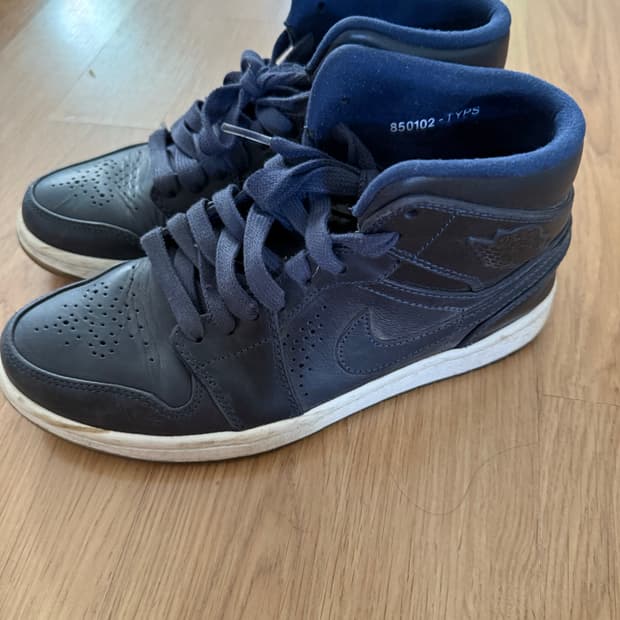 나이키  조던 1 미드 레트로 안티 그래비티 네이비 250mm