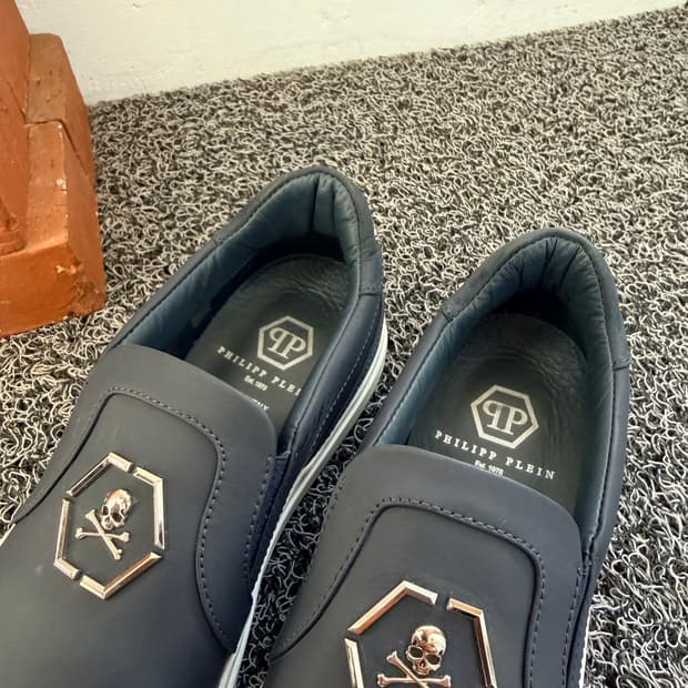필립 플레인(Philipp Plein) 스컬 로고 슬립온 스니커즈