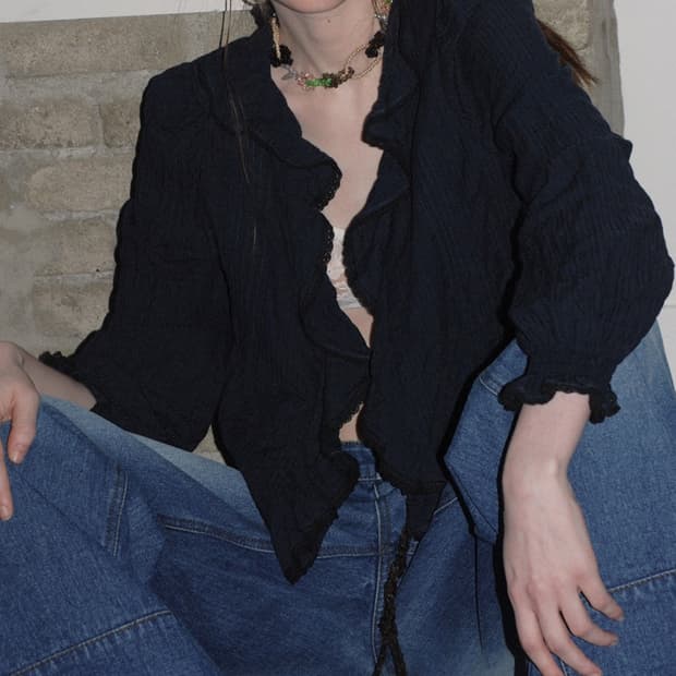 포에토 러플 블라우스