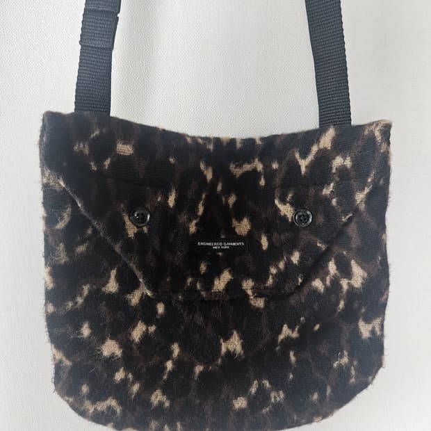 엔지니어드가먼츠 숄더 파우치 백