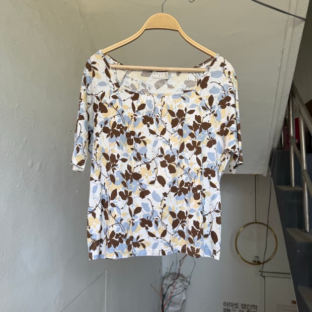 모리. 하구미 무드 에스닉 패턴탑