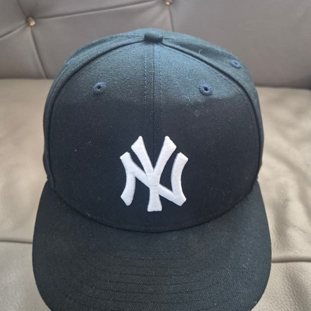 뉴에라 뉴욕양키스 모자 남자 XXL. 새상품급