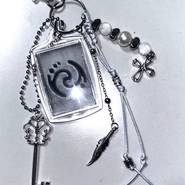 FLUX KEYCHAIN WHITE