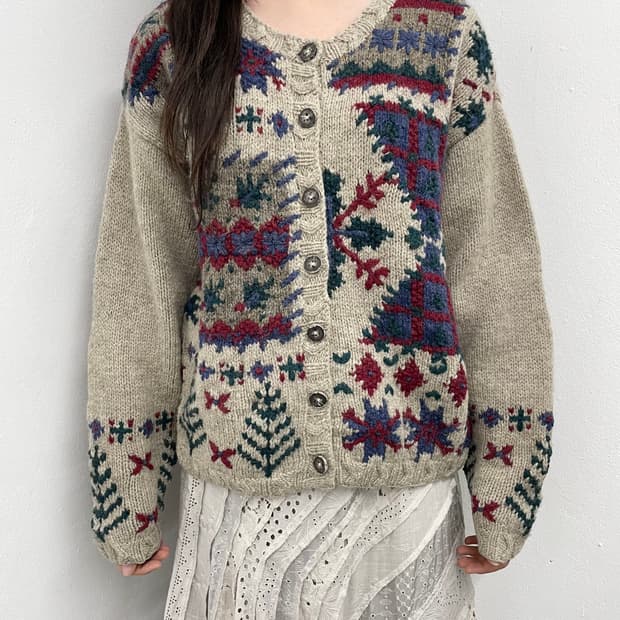 일러스트 자수 버튼 가디건
