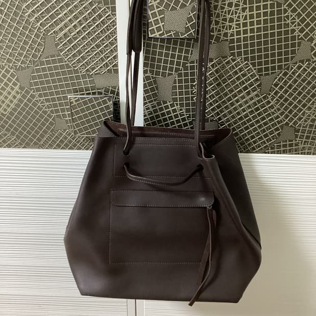 브라운 레더 버킷백 숄더백