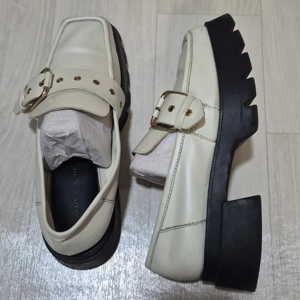 찰스앤키스 벨티드 통굽 로퍼 38