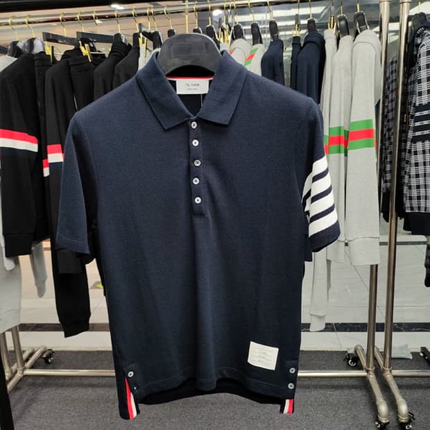 톰브라운 반팔 폴로티 새상품