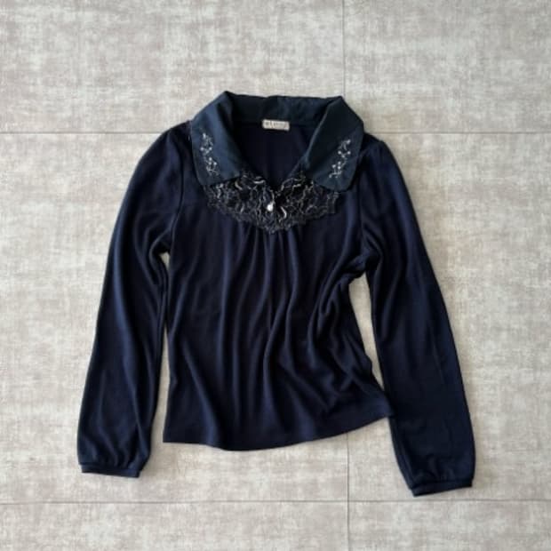 axes femme) collar top