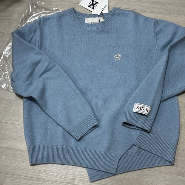 새상품 [L] 세터 언발란스 니트 하늘색 스카이블루